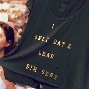 🌷Nordstrom’s Distressed Graphic Tee XS worn once